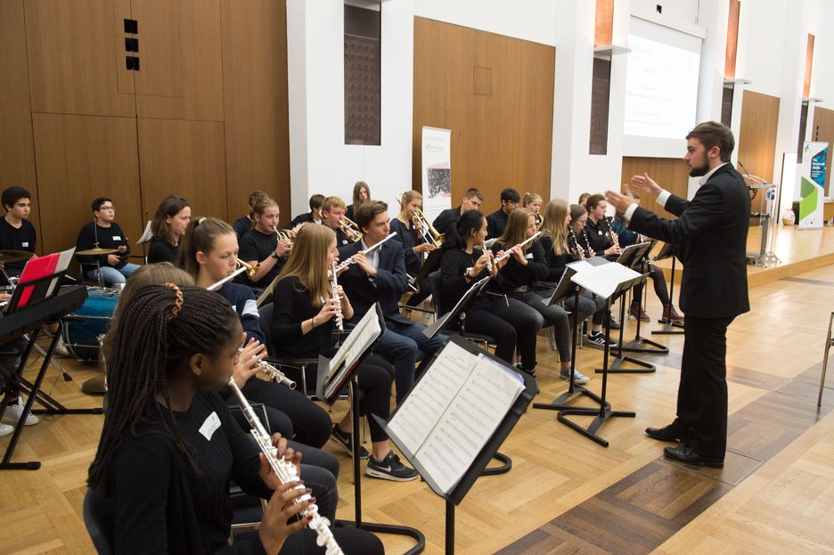 Für das musikalische Rahmenprogramm sorgte die Bigband der Elisabethenschule in Frankfurt am Main.