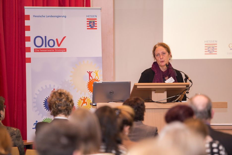 Die Regionalkonferenz in Darmstadt wurde von Sozialdezernentin Barbara Akdeniz eröffnet. (Foto: Arias)