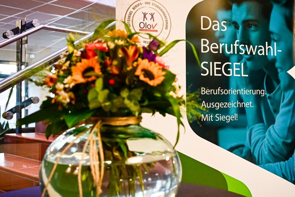 Das „Gütesiegel Berufs- und Studienorientierung Hessen“ ist Teil des bundesweiten Netzwerks Berufswahl-SIEGEL. (Foto: Highlander TV/ RD Hessen der Bundesagentur für Arbeit)